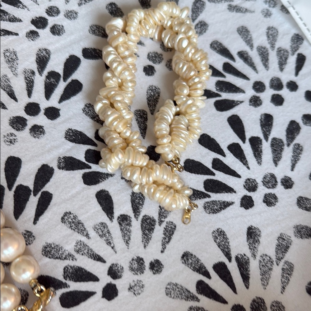 Elegant Cream Pearl Bracelet